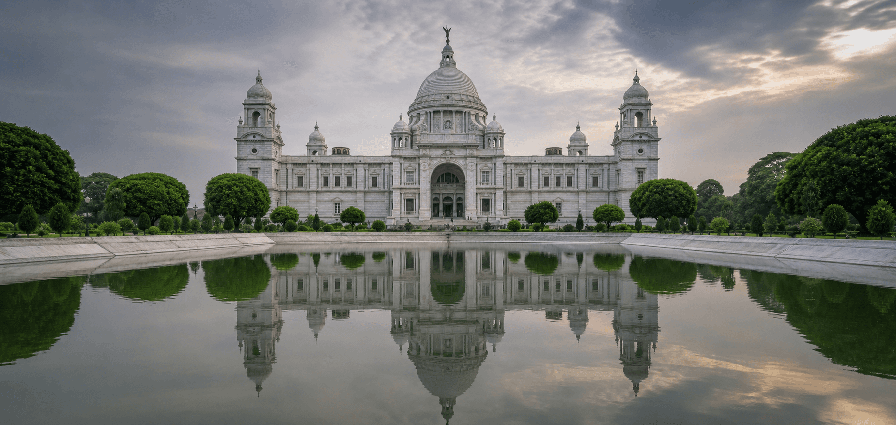 Victoria Memorial and its reflecting pool in Kolkata